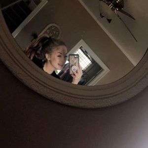 Meet your Posher, Natalie